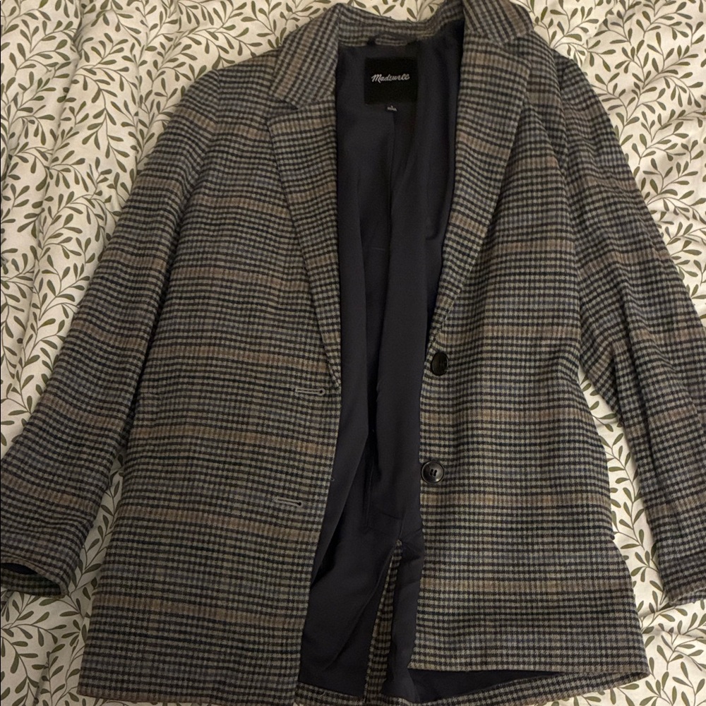 Women’s Madewell plaid blazer 
Size Small
No stains or tears